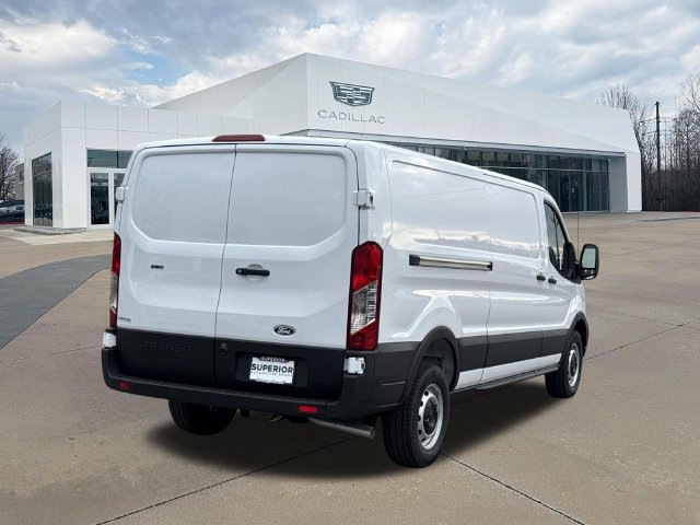 Used 2027 Ford Transit 250 Low Roof RWD image 3