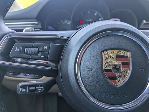 Used 2026 Porsche Macan AWD/4WD image 15