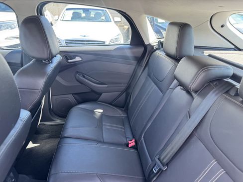 Used 2014 Ford Focus Titanium FWD image 28