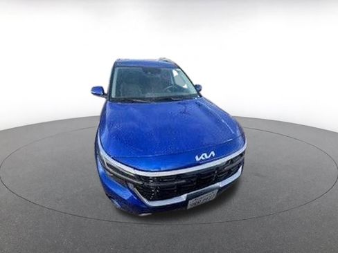 Used 2025 Kia Seltos S image 2