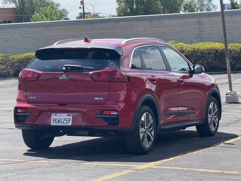 Used 2020 Kia Niro EX w/ Cold Weather Package FWD image 5