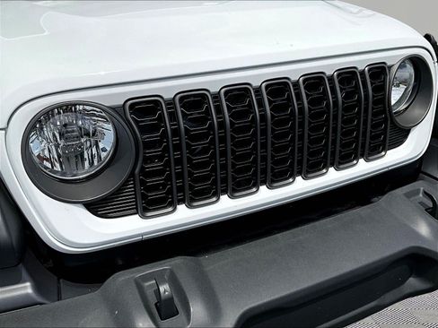 Used 2026 Jeep Wrangler Sport AWD/4WD image 30