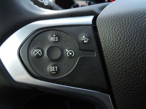 Used 2023 Chevrolet Traverse LT image 31