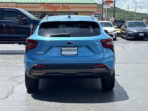 Used 2025 Chevrolet Trax ACTIV w/ Sunroof Package FWD image 4