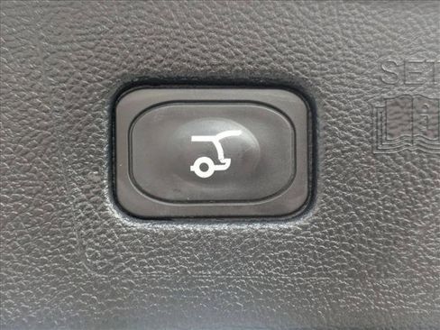 Used 2022 Ford Edge SEL w/ Convenience Package image 7