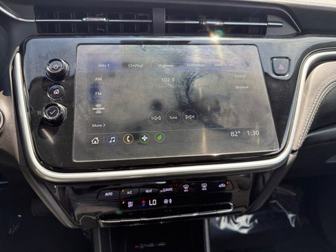 Used 2023 Chevrolet Bolt EUV LT FWD image 12
