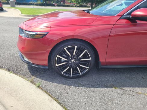 Certified 2023 Honda Accord Touring image 9