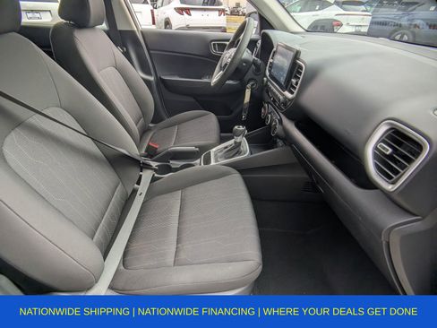 Used 2022 Hyundai Venue SE image 17