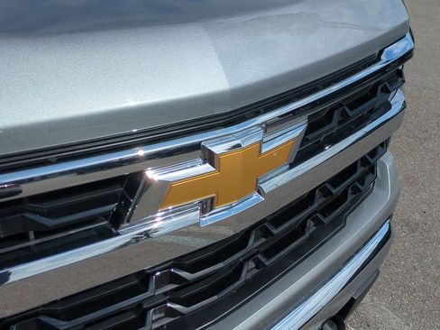 Used 2025 Chevrolet Silverado 1500 LT AWD/4WD image 30