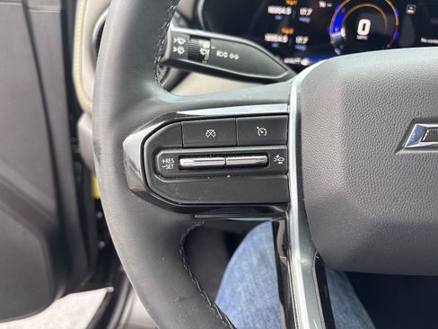 Used 2023 Chevrolet Colorado ZR2 w/ ZR2 Convenience Package III AWD/4WD image 18