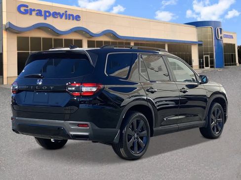 New 2026 Honda Pilot Sport image 4
