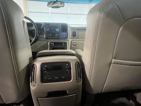 Used 2005 Chevrolet Avalanche Z71 w/ Sun And Sound Package image 9