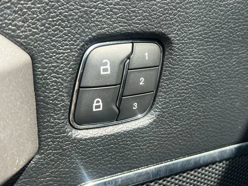 Used 2019 Ford F150 Platinum w/ Equipment Group 701A Luxury AWD/4WD image 20