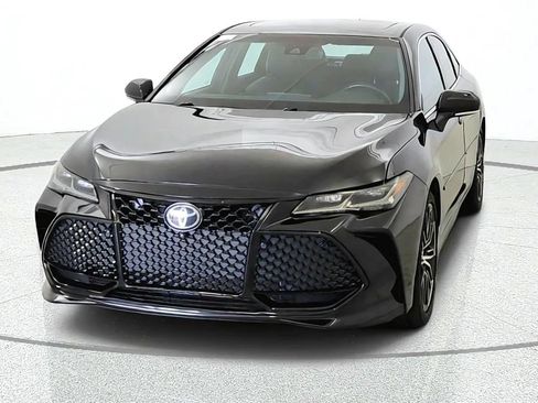 Used 2019 Toyota Avalon Touring w/ Advanced Safety Package FWD image 3