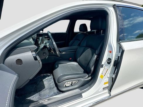 Used 2022 Lexus LS 500 w/ Accessory Package (Z2) RWD image 21