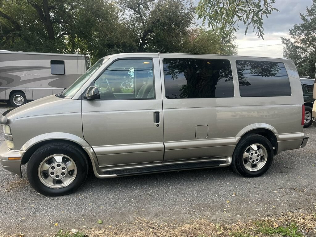 Used 2003 Chevrolet Astro w/ LS Preferred Equipment Group RWD image 3