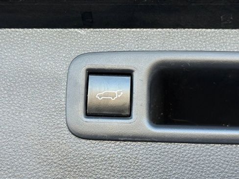 Used 2022 Toyota Highlander XLE image 17