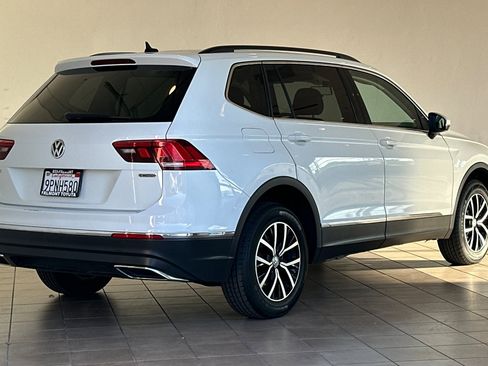 Used 2021 Volkswagen Tiguan SE image 4