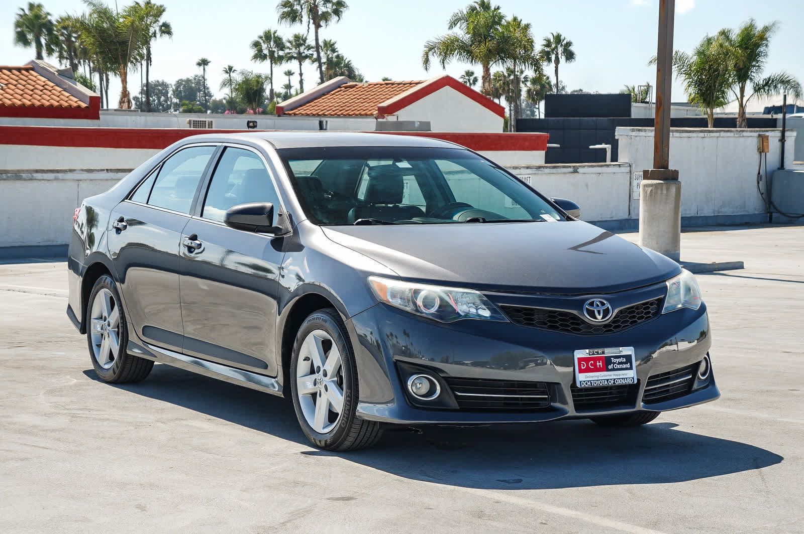 Used 2014 Toyota Camry SE FWD image 4