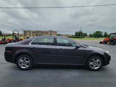 Used 2010 Chevrolet Malibu LT w/ Power Convenience Package FWD image 3