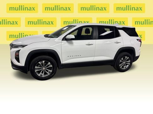 Used 2026 Chevrolet Equinox LT FWD image 9