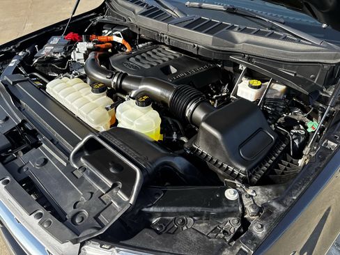 Used 2023 Ford F150 Lariat w/ Trailer Tow Package image 33