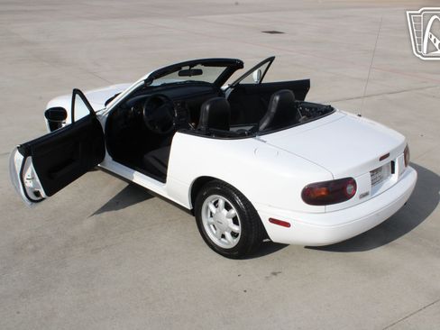 Used 1990 MAZDA MX-5 Miata image 8