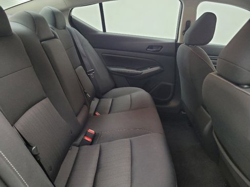 Used 2025 Nissan Altima 2.5 SV FWD image 19