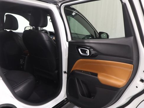 Used 2025 Jeep Compass Limited w/ Elite Group AWD/4WD image 16