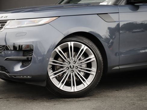 New 2025 Land Rover Range Rover Sport SE AWD/4WD image 2