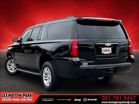 Used 2018 Chevrolet Suburban LT AWD/4WD image 4