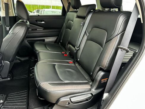 Used 2023 Nissan Pathfinder SL image 27