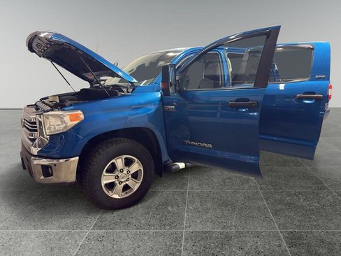 Used 2017 Toyota Tundra SR5 w/ SR5 Upgrade Package image 9