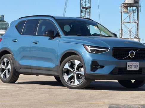 Certified 2023 Volvo XC40 B5 Plus w/ Protection Package Premier image 1