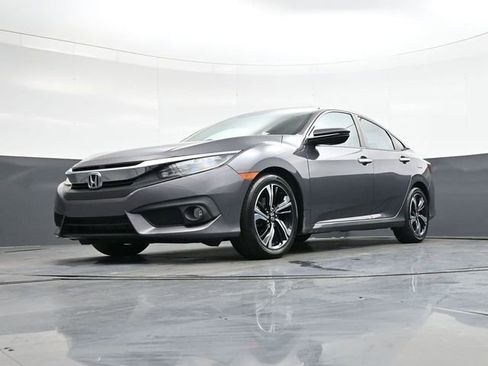 Used 2017 Honda Civic Touring image 31
