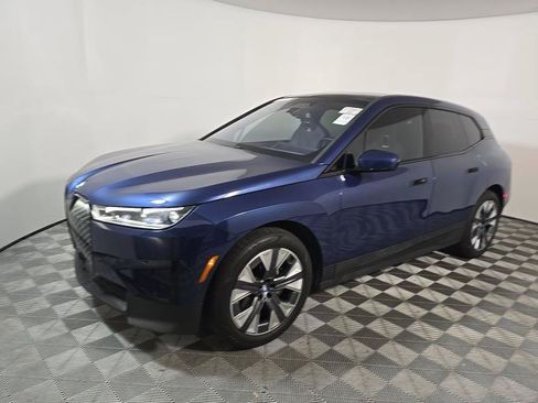 Used 2024 BMW iX xDrive50 w/ Premium Package AWD/4WD image 11