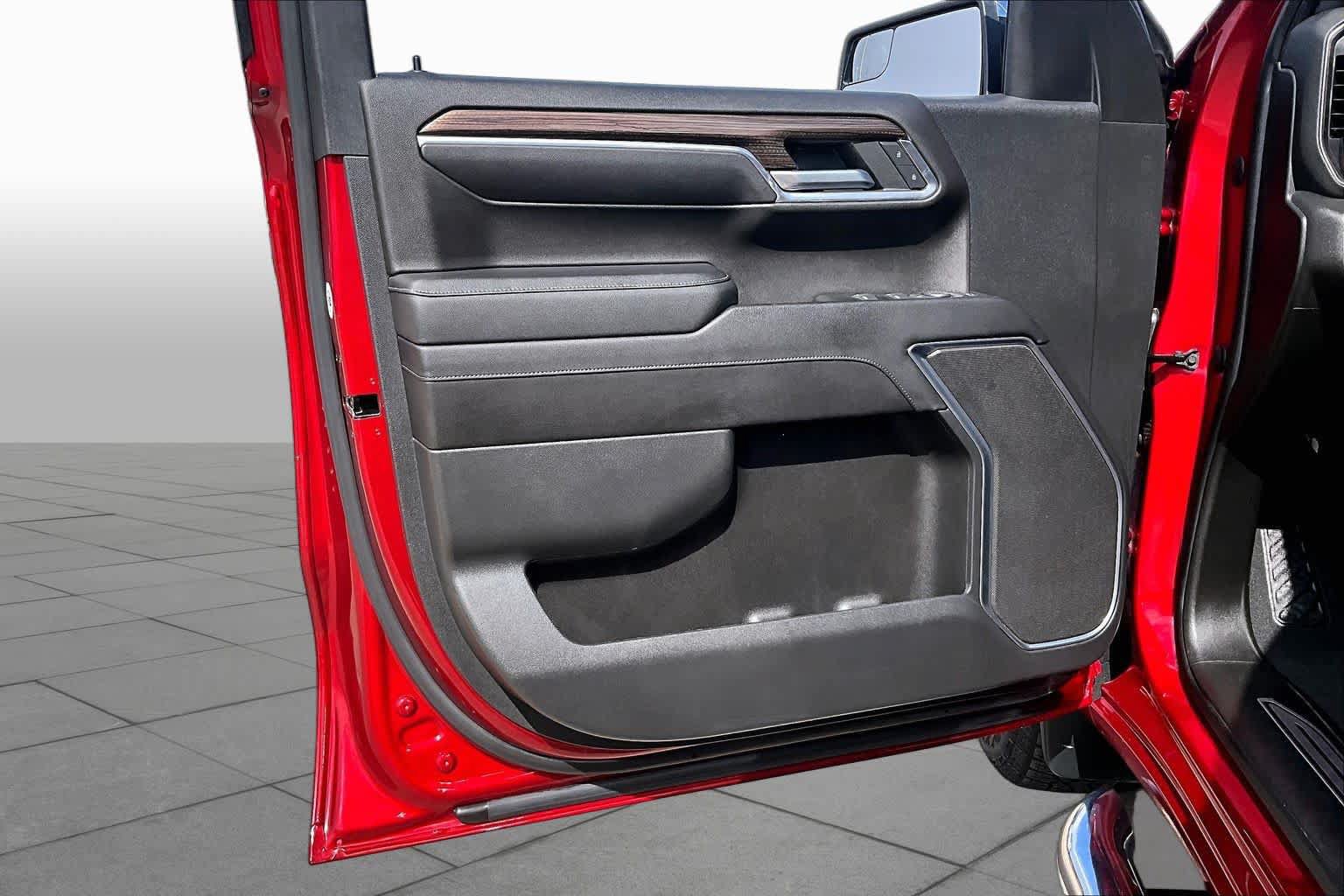 Used 2023 Chevrolet Silverado 1500 LT AWD/4WD image 22