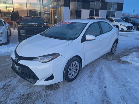 Used 2017 Toyota Corolla LE image 1