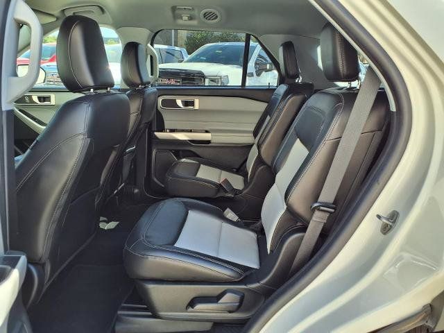 Used 2022 Ford Explorer XLT w/ Equipment Group 202A RWD image 19