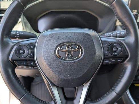 Used 2023 Toyota RAV4 XSE AWD/4WD image 18