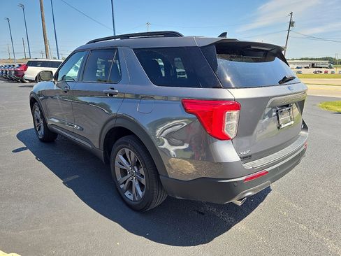 Certified 2022 Ford Explorer XLT w/ Equipment Group 202A image 6