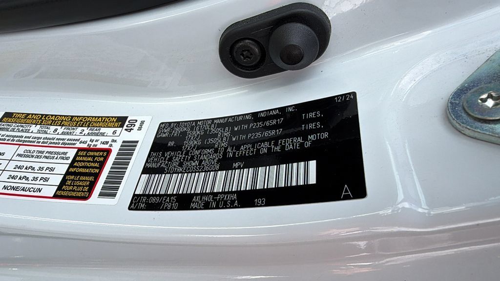 Certified 2025 Toyota Sienna XLE FWD image 30