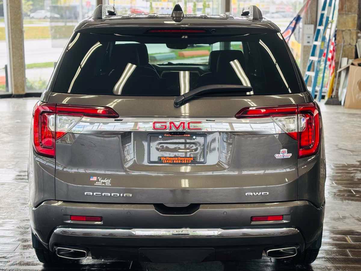 Used 2020 GMC Acadia Denali w/ Technology Package AWD/4WD image 8