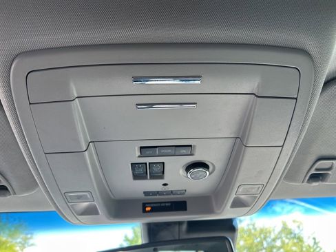 Used 2018 Chevrolet Suburban LT AWD/4WD image 6