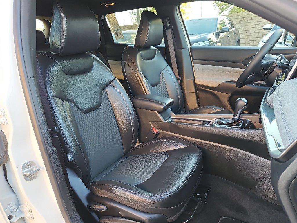 Used 2025 Jeep Compass Latitude AWD/4WD image 28