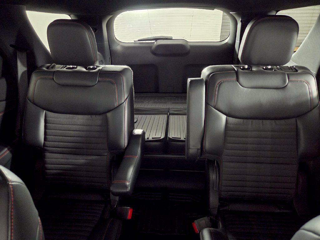 Used 2026 Ford Explorer ST-Line w/ ST-Line Street Pack RWD image 21