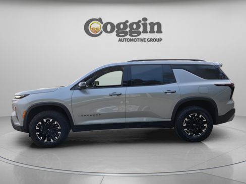 Used 2025 Chevrolet Traverse Z71 w/ Enhanced Driving Package AWD/4WD image 2