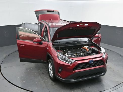 Used 2020 Toyota RAV4 XLE image 35