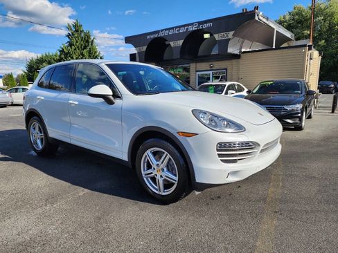 Used 2014 Porsche Cayenne Platinum Edition image 1