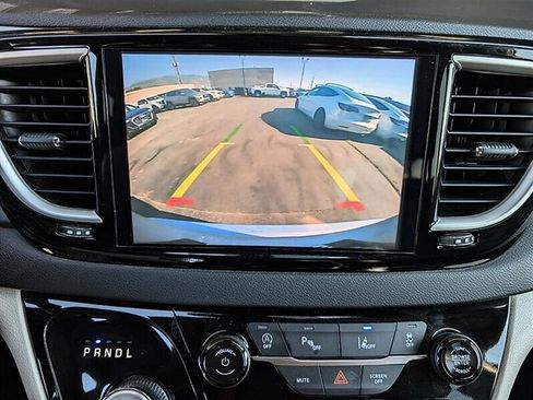 Used 2024 Chrysler Pacifica Touring-L FWD image 24